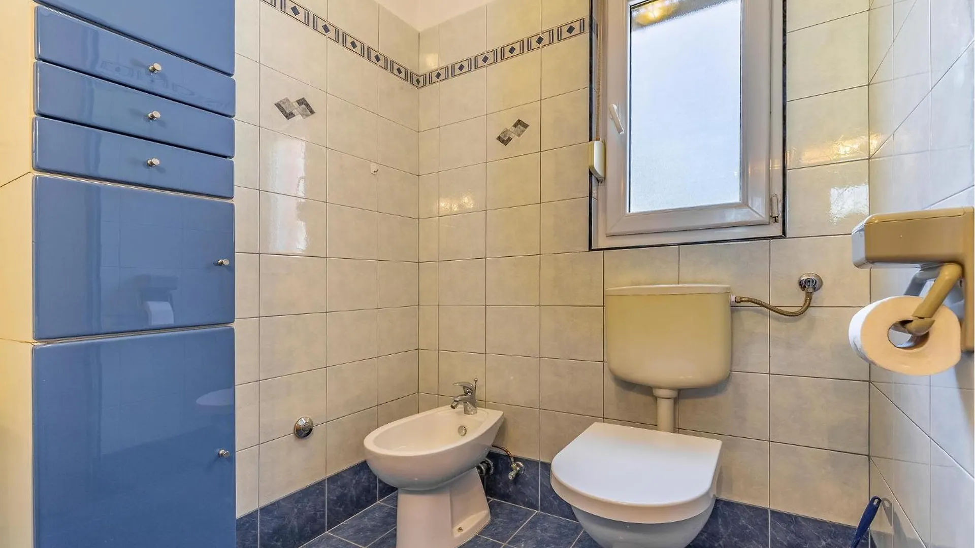 Gorgeous Home In Liznjan With Kitchen