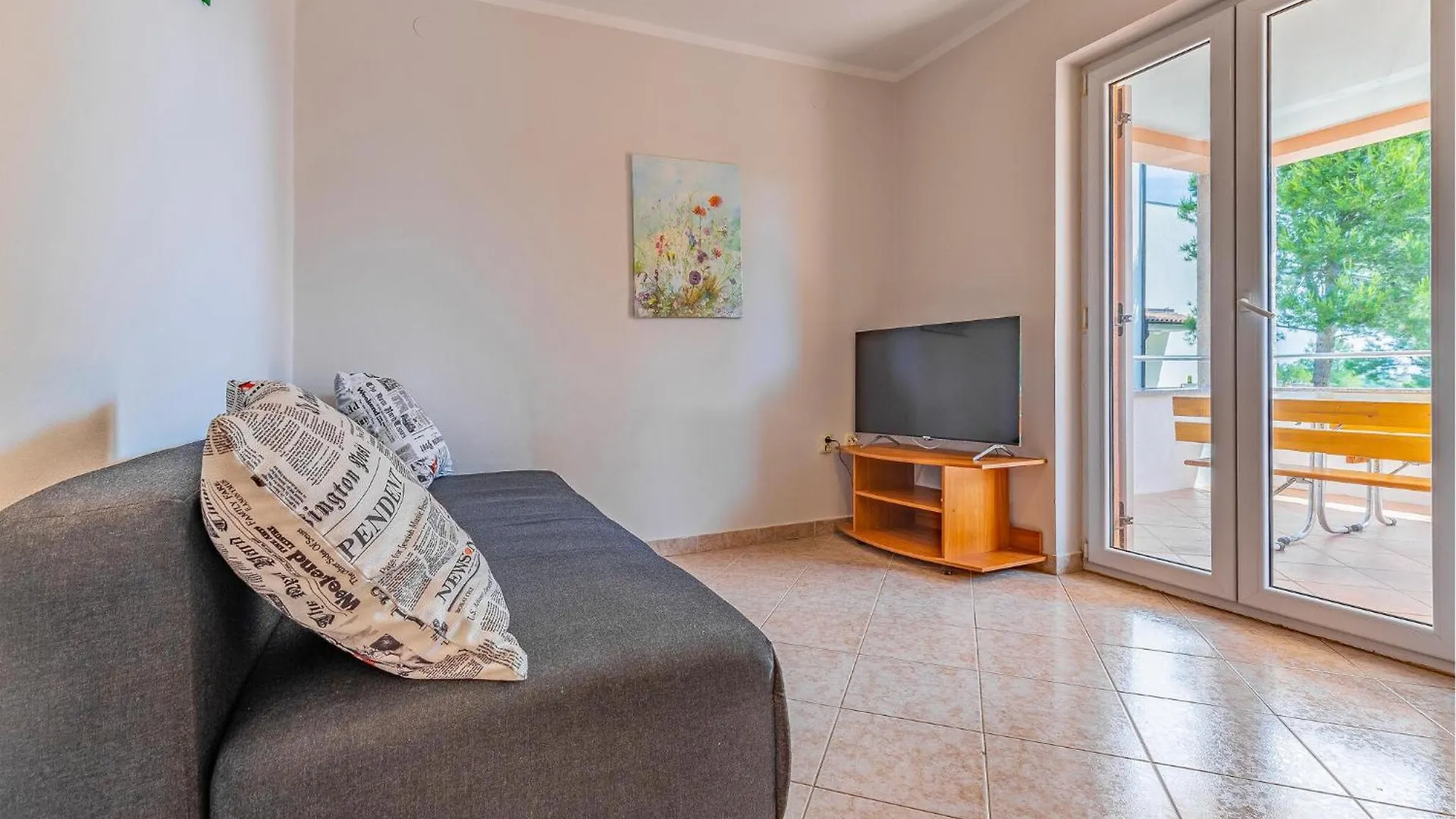 Gorgeous Home In Liznjan With Kitchen Casa vacanze